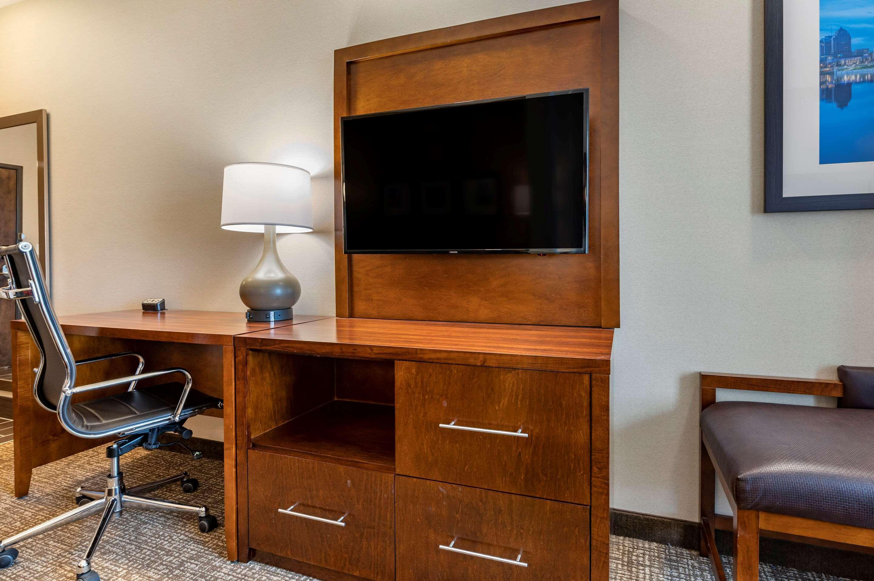 Comfort Suites Columbus Airport Экстерьер фото