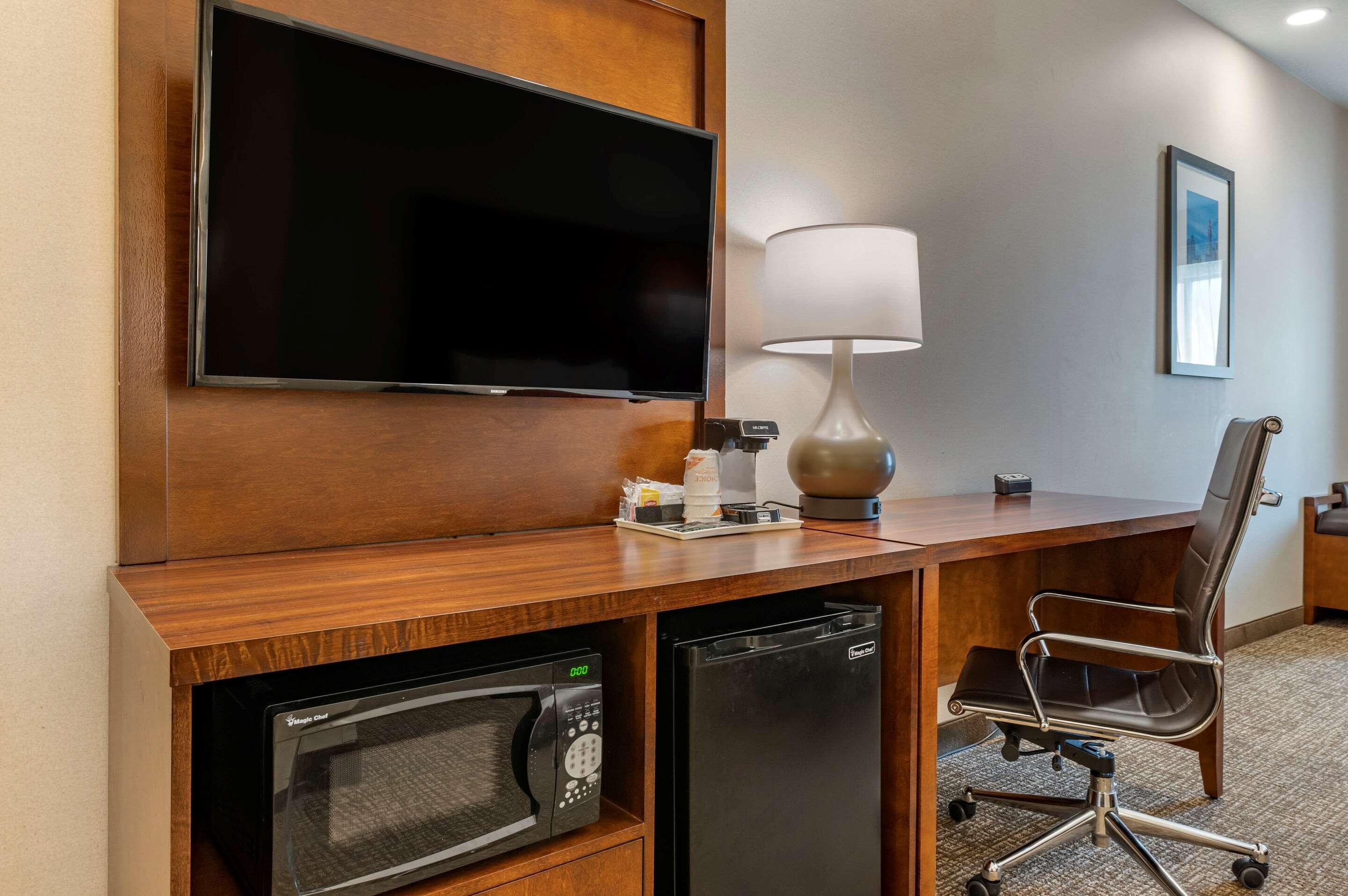 Comfort Suites Columbus Airport Экстерьер фото