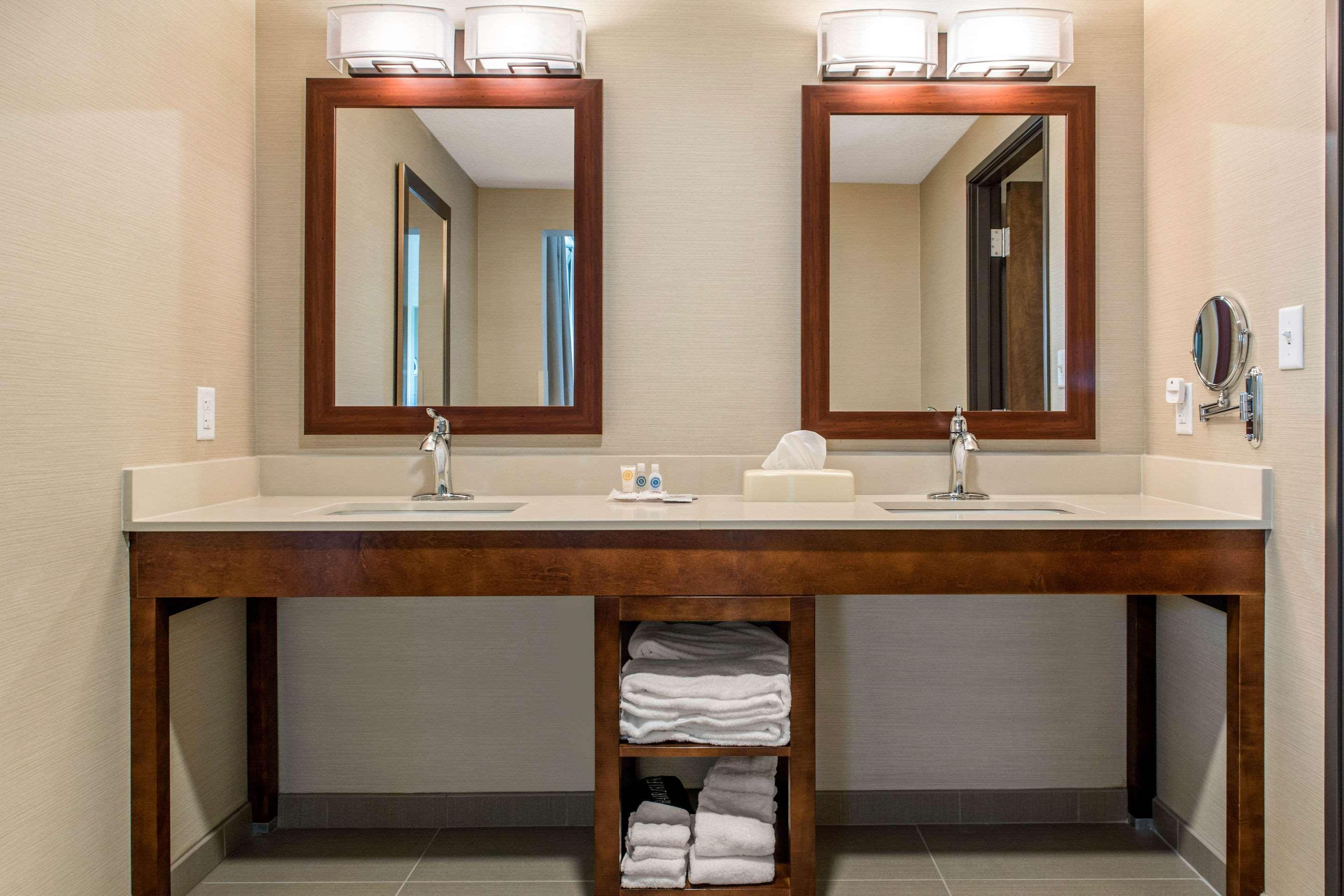 Comfort Suites Columbus Airport Экстерьер фото