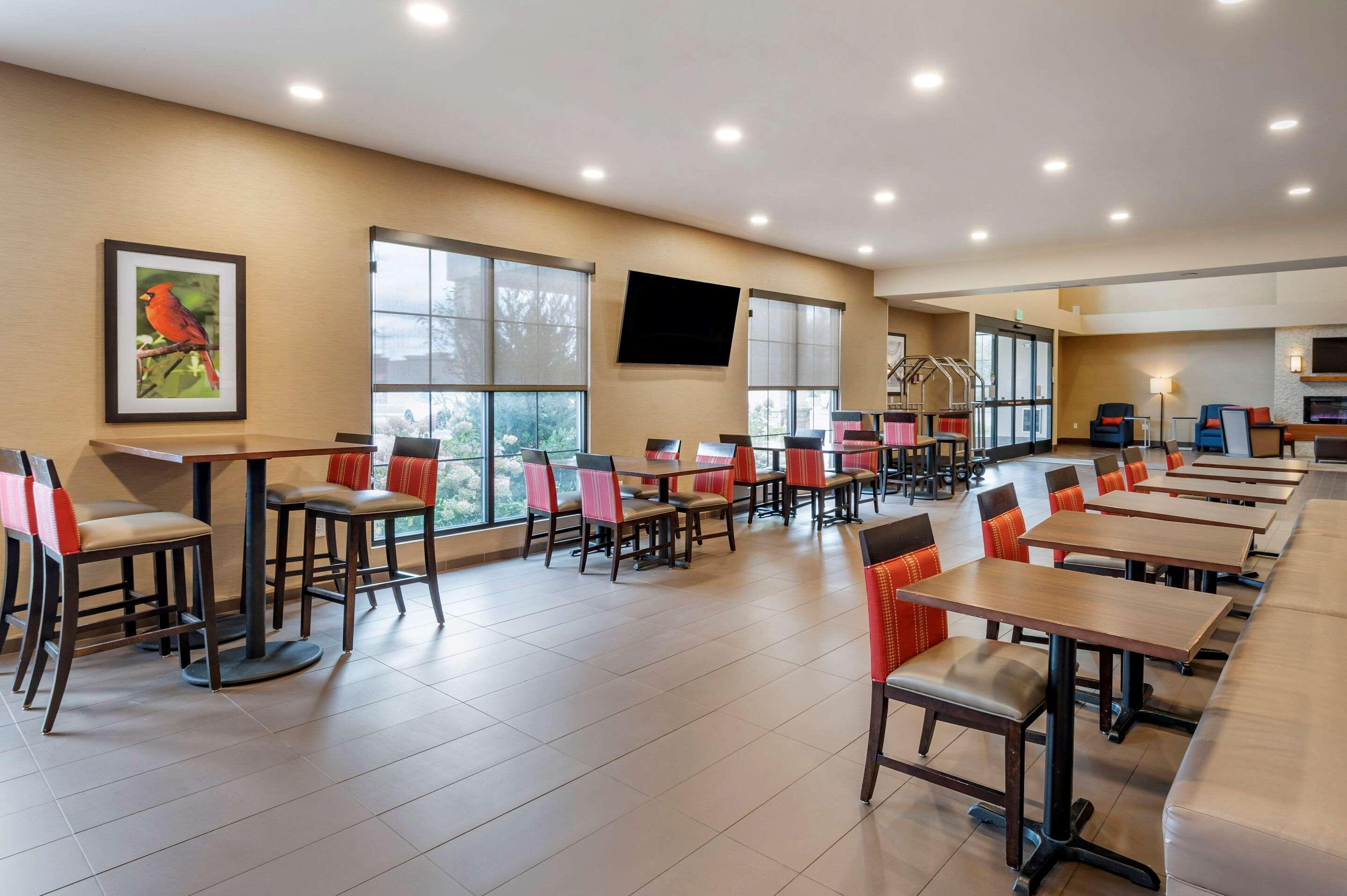 Comfort Suites Columbus Airport Экстерьер фото