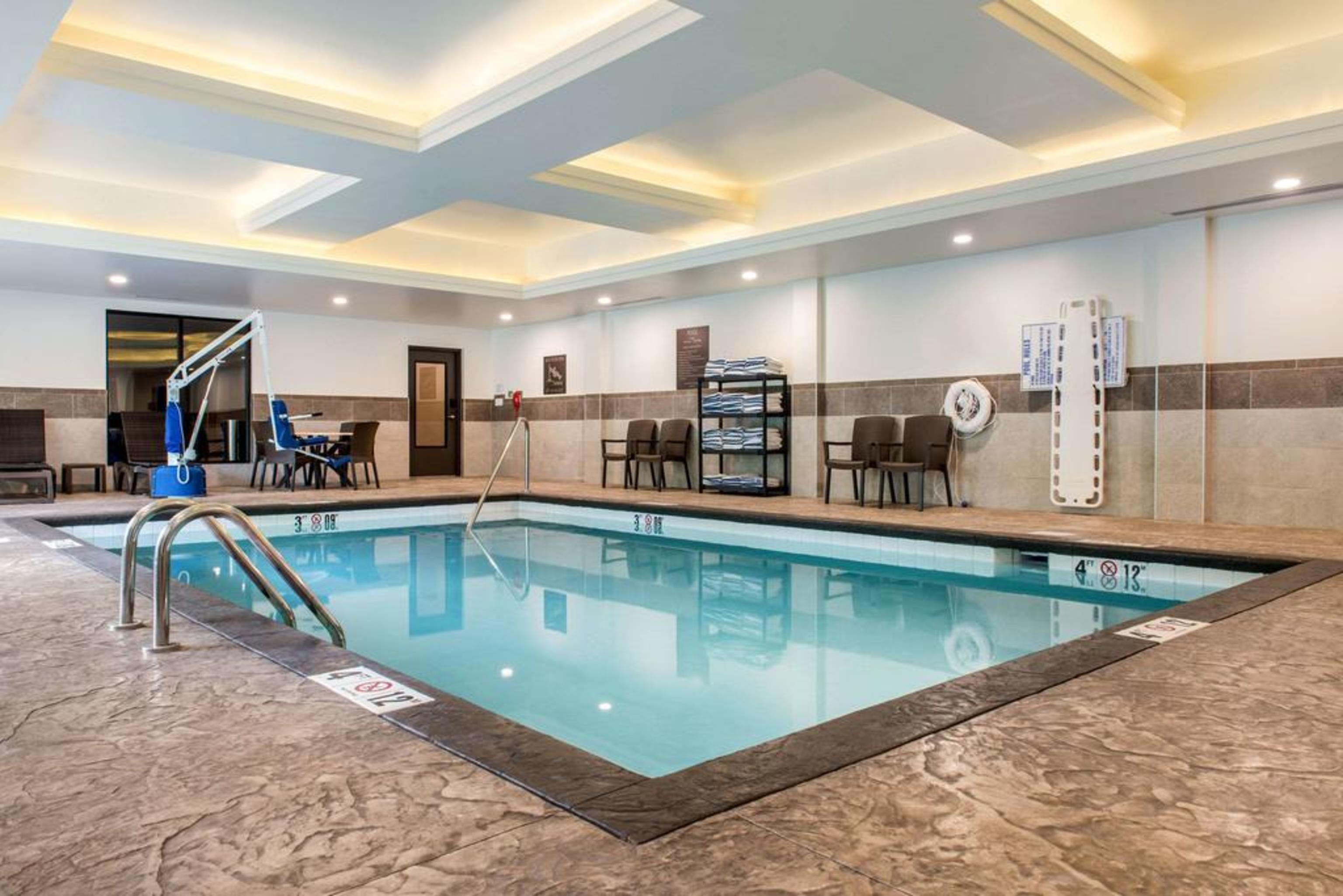 Comfort Suites Columbus Airport Экстерьер фото