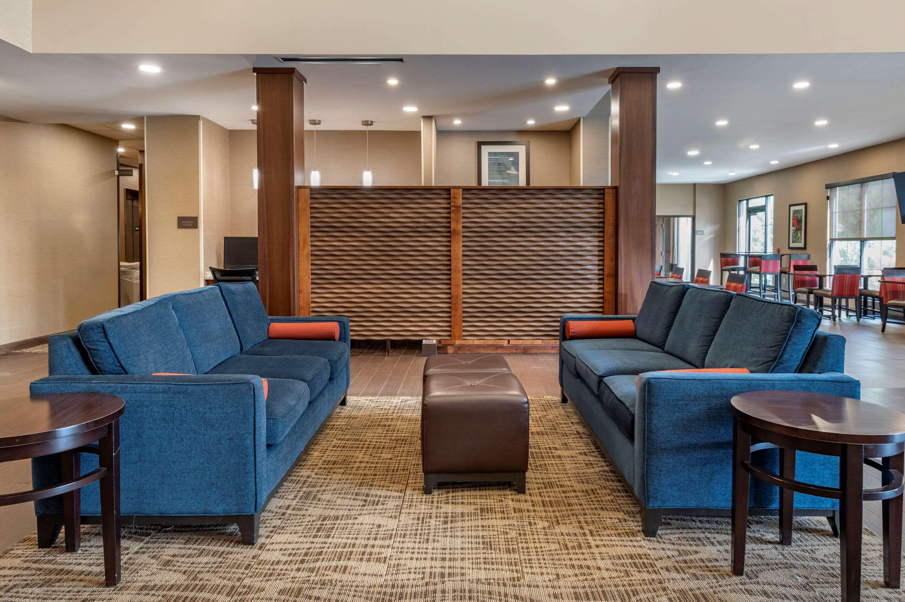 Comfort Suites Columbus Airport Экстерьер фото