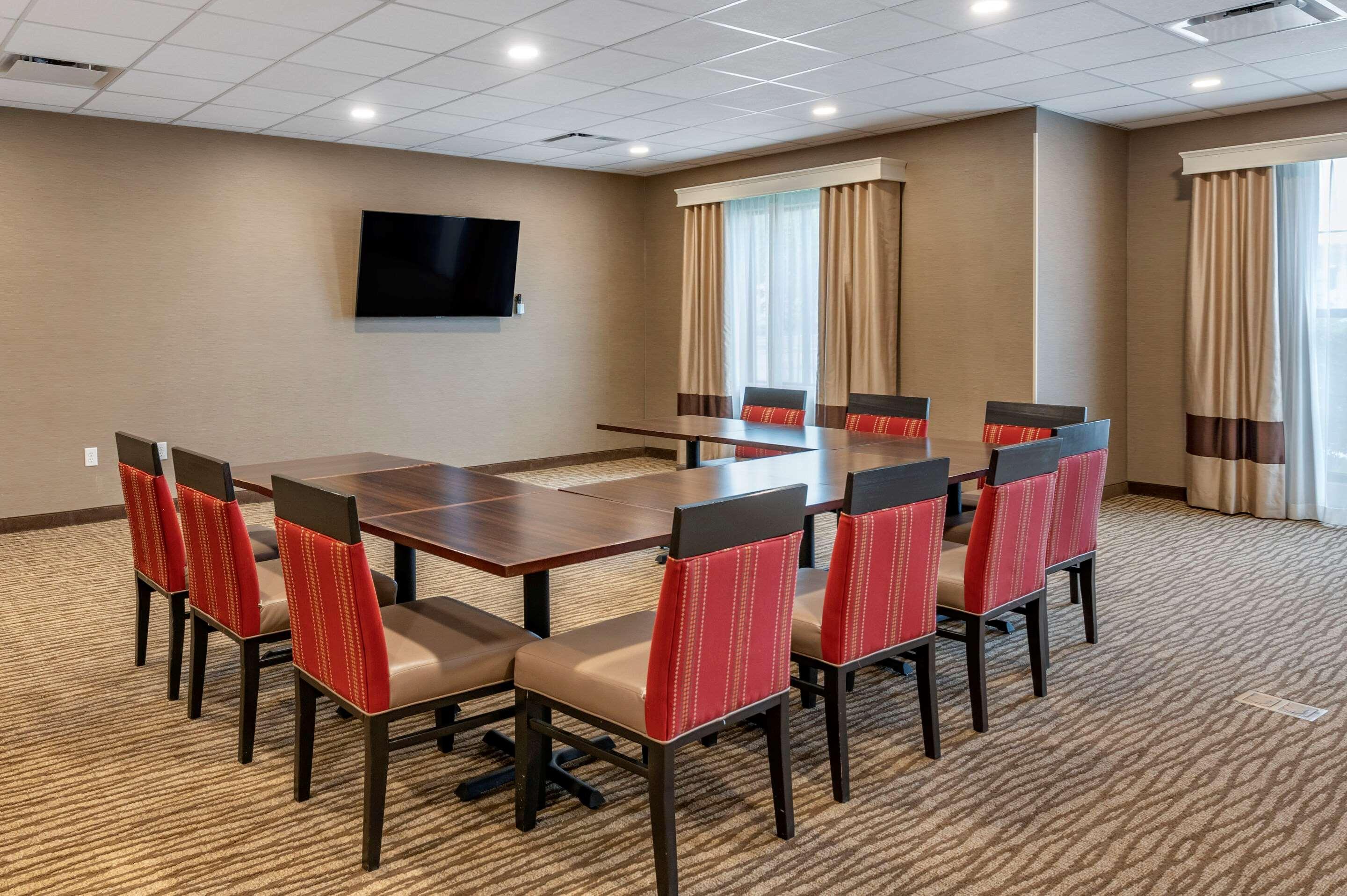 Comfort Suites Columbus Airport Экстерьер фото
